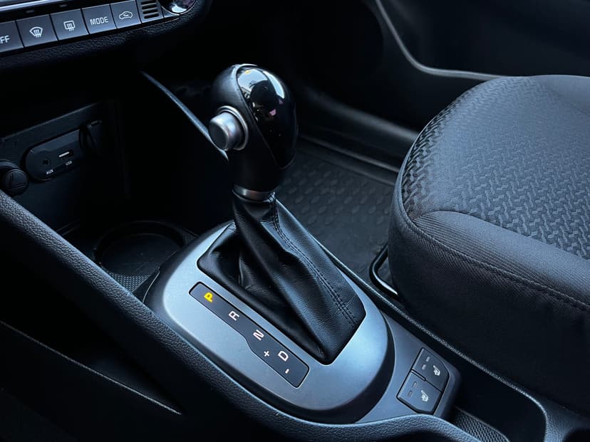 kia-rio-2017-97-15