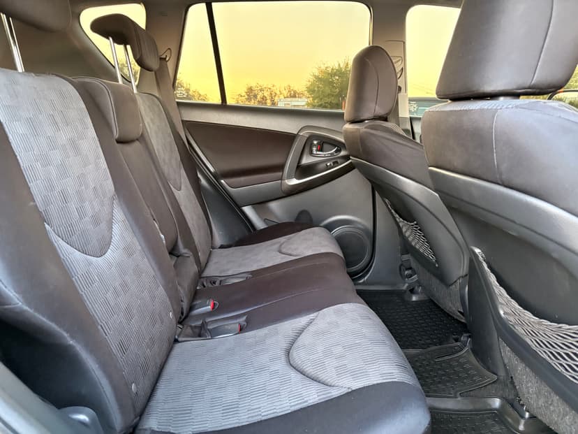 toyota-rav4-2012-333-27