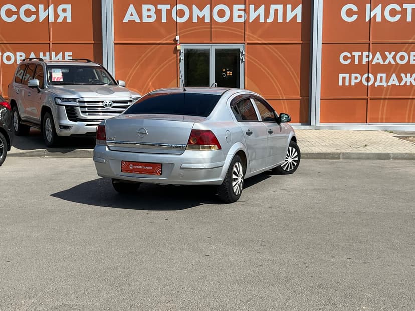 opel-astra-2011-226-4