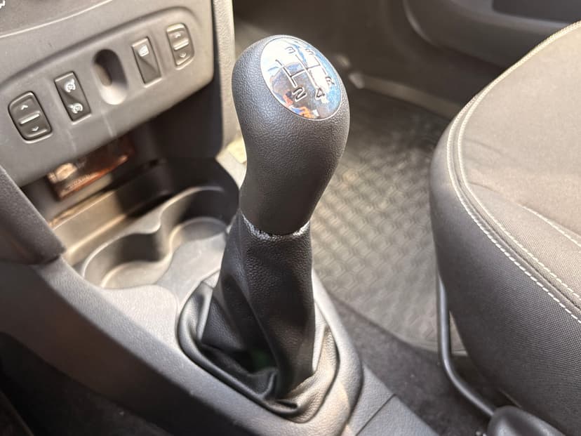 renault-logan-2018-389-15