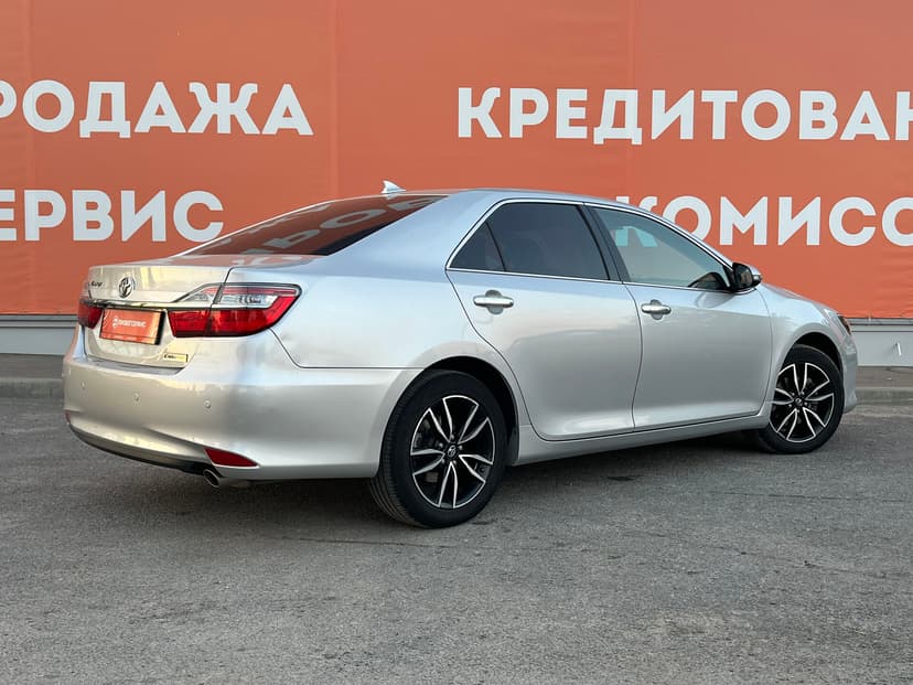 toyota-camry-2017-56-4