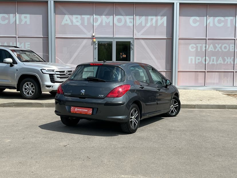 peugeot-308-2011-165-4