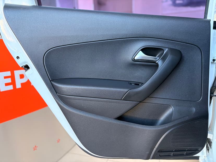 volkswagen-polo-2013-313-26