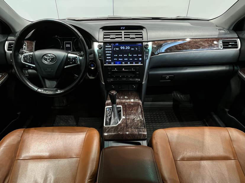 toyota-camry-2017-1100-14