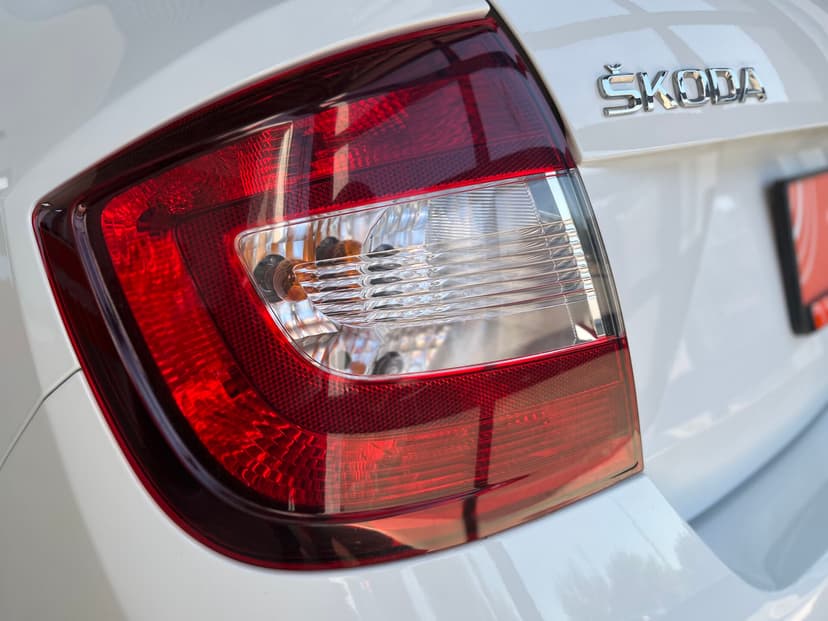 skoda-rapid-2019-232-8