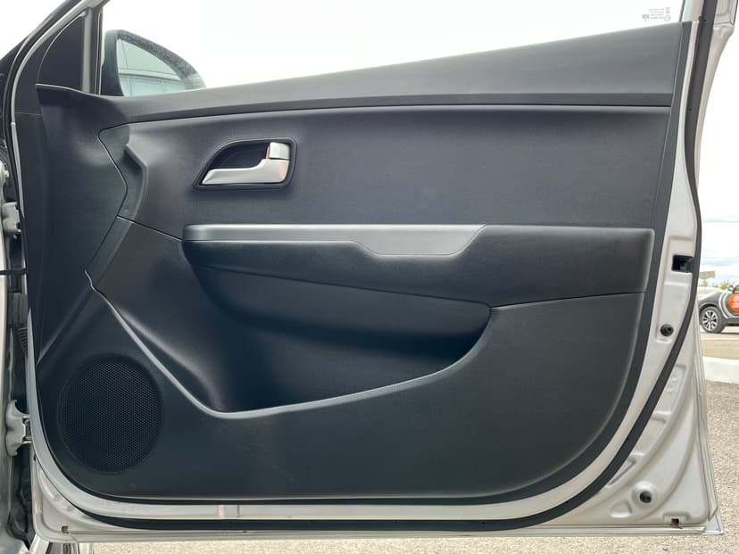 kia-rio-2017-39-26