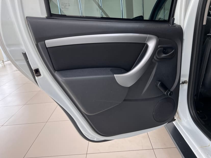 renault-duster-2013-321-22