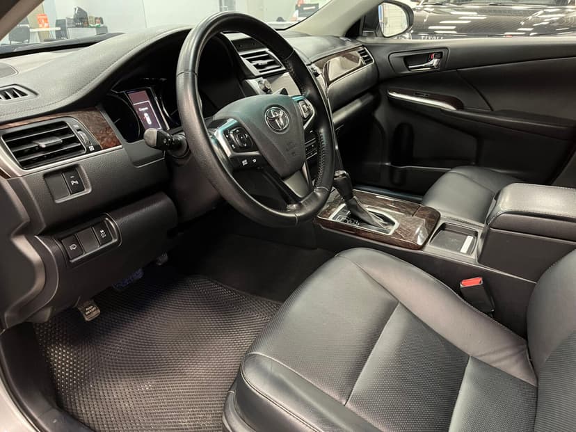 toyota-camry-2017-56-19