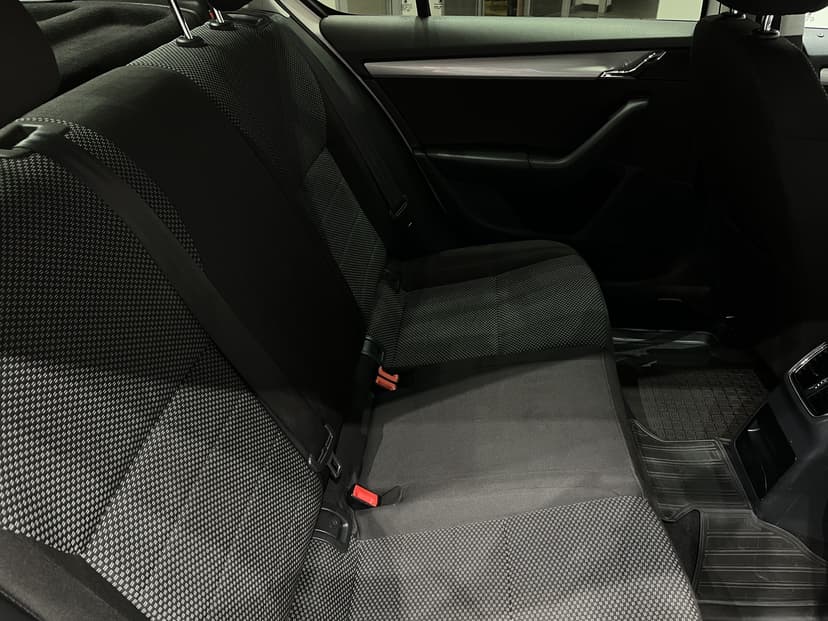 skoda-octavia-2014-1109-13