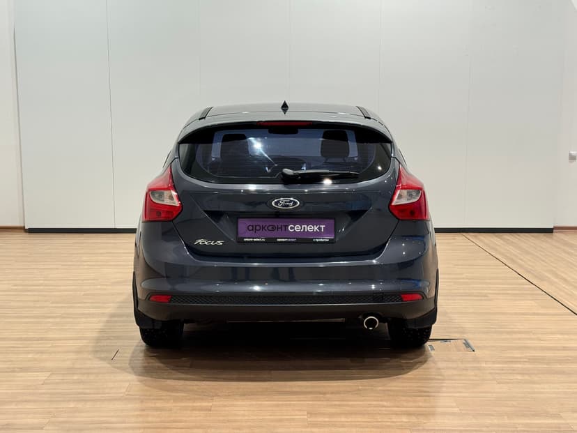 ford-focus-2011-966-5