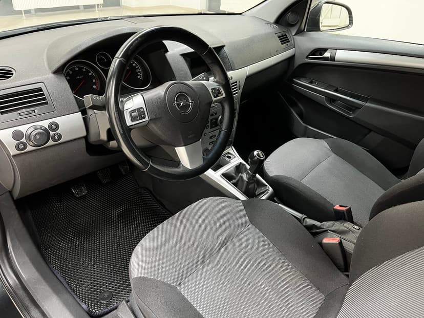 opel-astra-2013-677-16