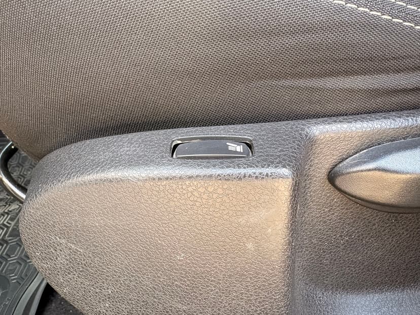 renault-logan-2018-389-18