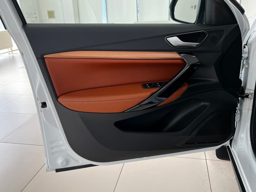 ваз (lada)-vesta cross-2024-1226-29