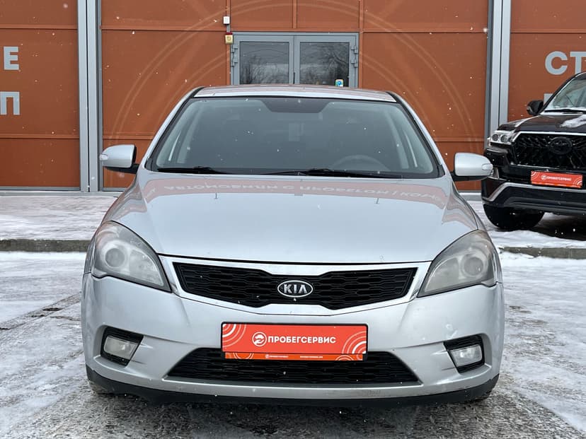 kia-ceed-2010-1006-1