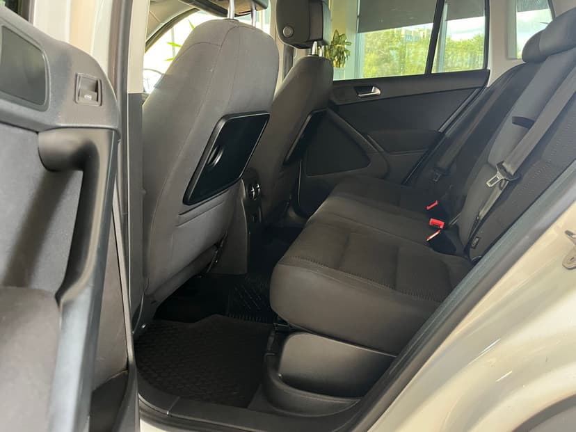 volkswagen-tiguan-2015-197-22