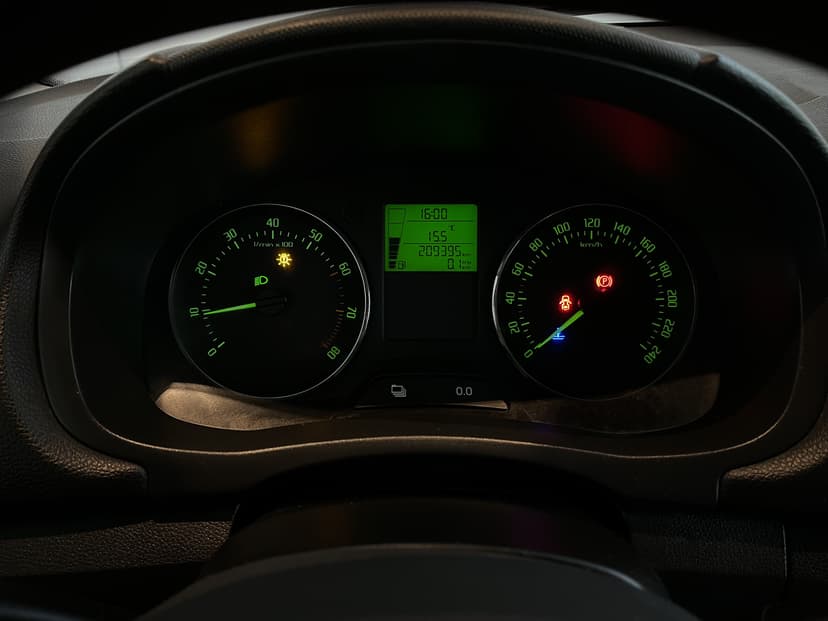 skoda-fabia-2013-1160-18