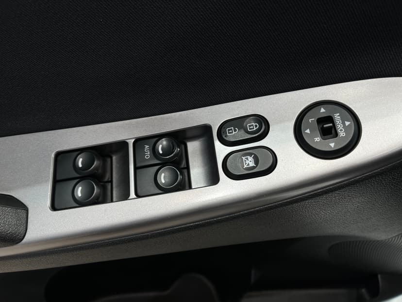 hyundai-solaris-2015-1125-4