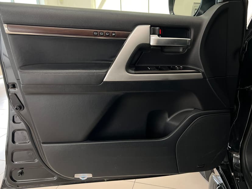 toyota-land cruiser-2015-6-26