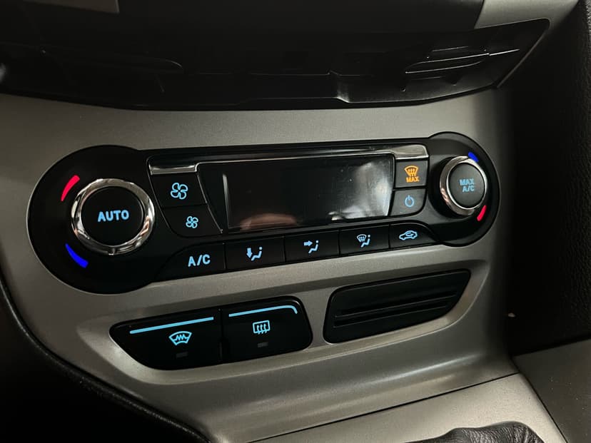 ford-focus-2015-164-23