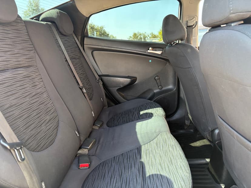 hyundai-solaris-2014-202-27