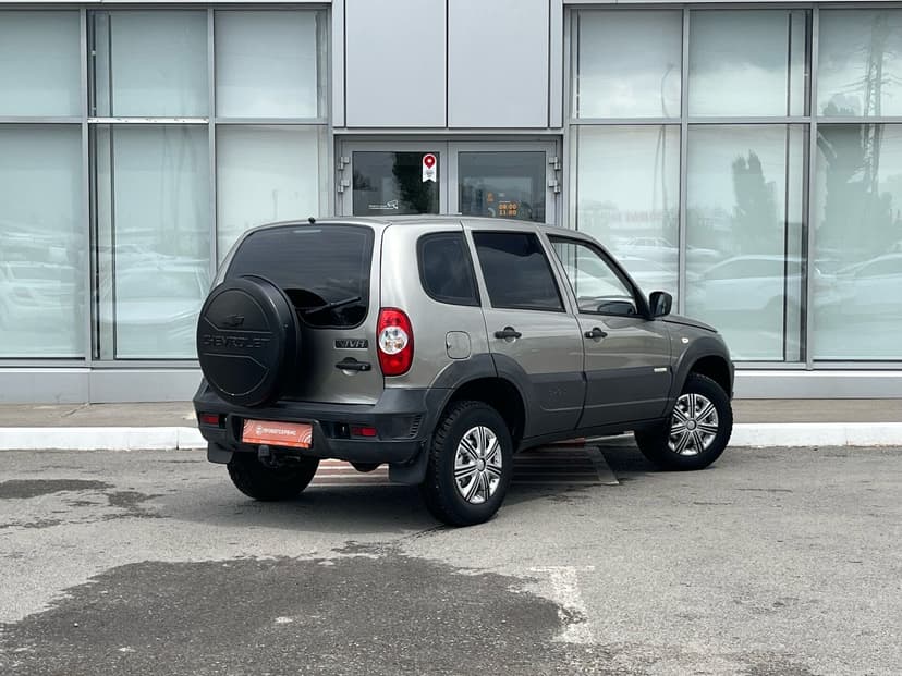 chevrolet-niva-2015-21-4