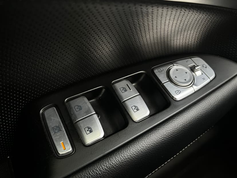 genesis-g70-2018-287-21