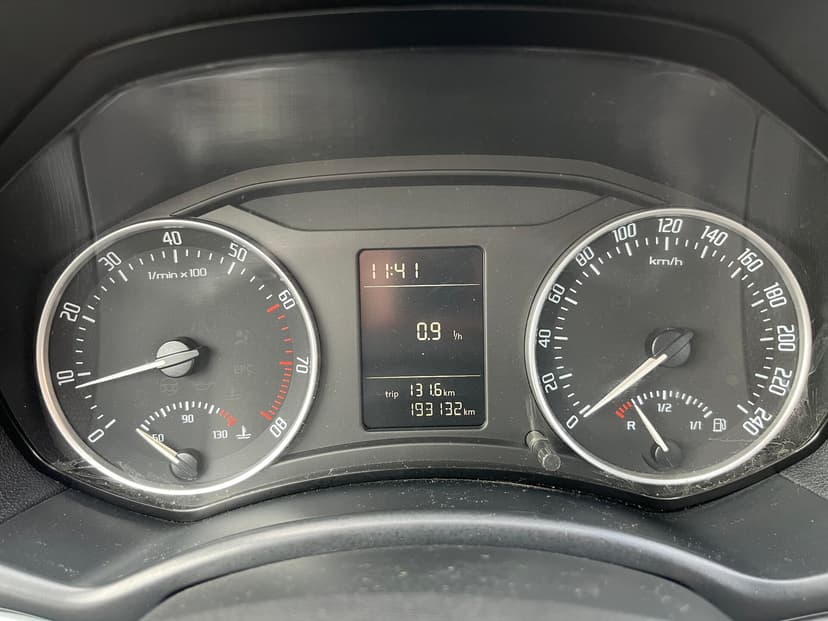 skoda-octavia-2011-341-13
