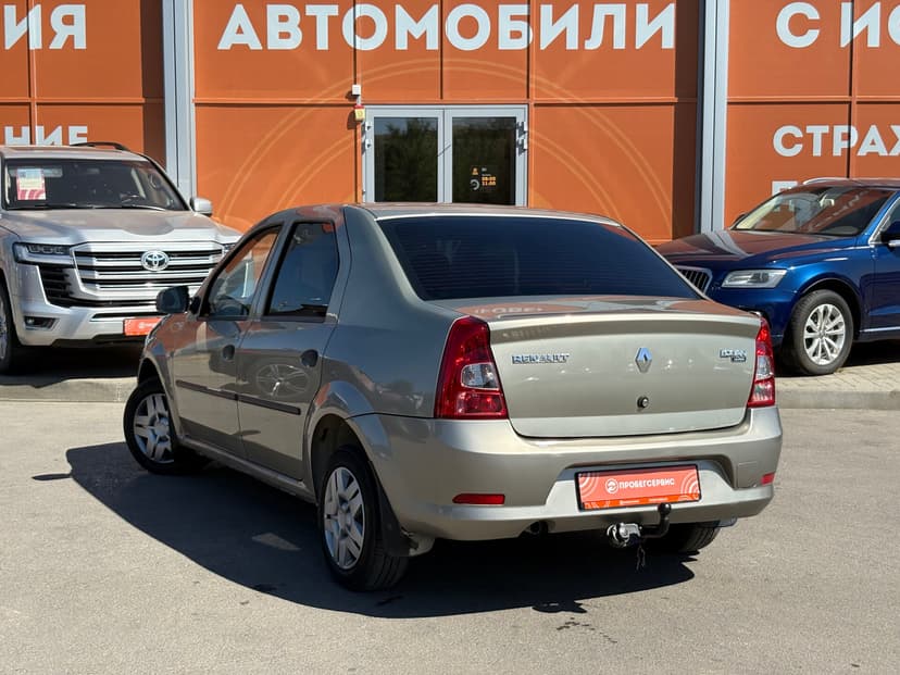 renault-logan-2010-238-6