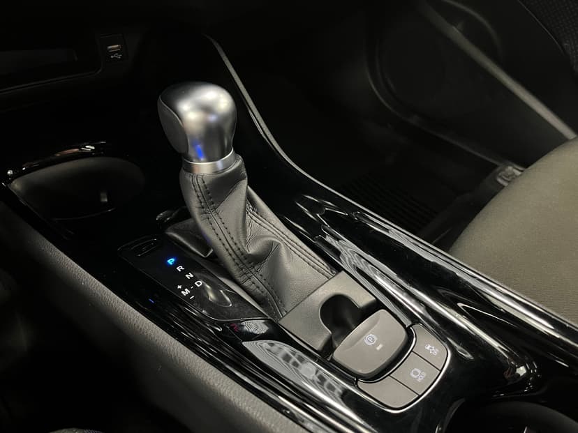 toyota-c-hr-2021-24-18