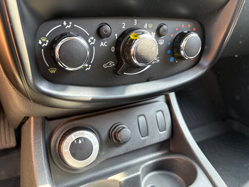 renault-duster-2012-172-14