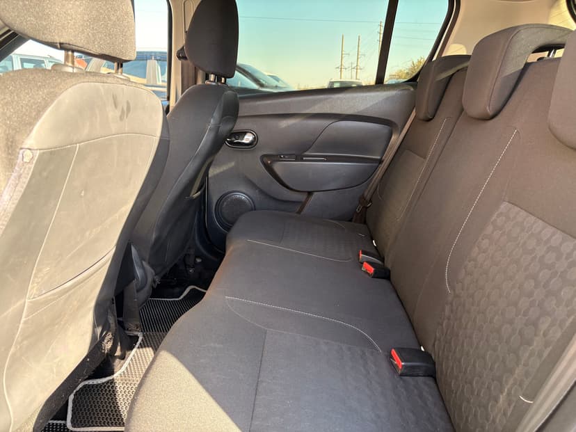 renault-sandero-2016-357-25