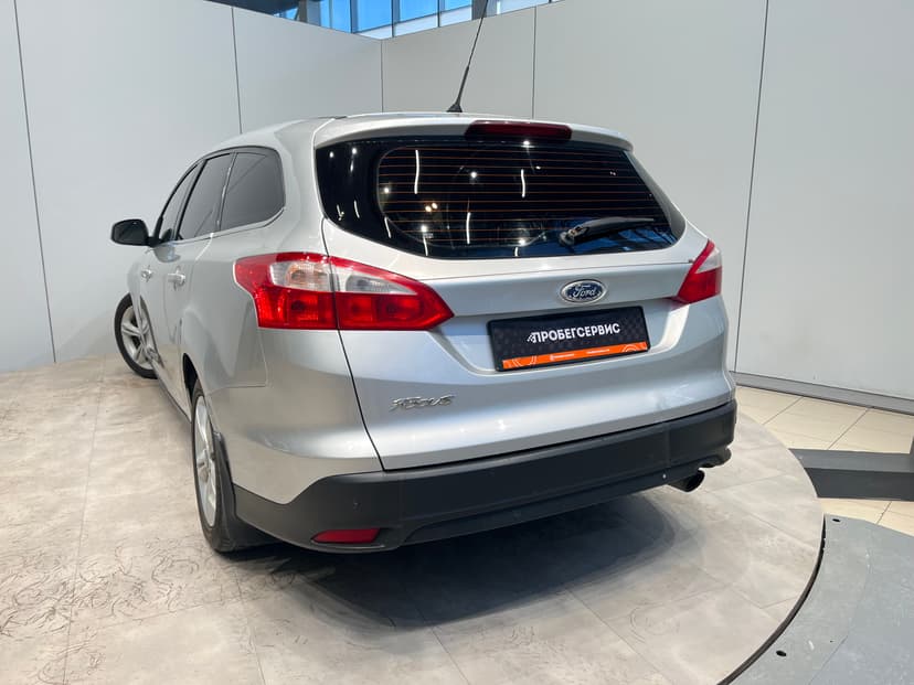 ford-focus-2012-1086-3