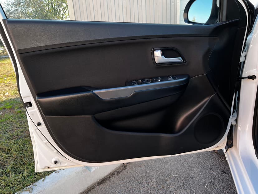 kia-rio-2016-556-17