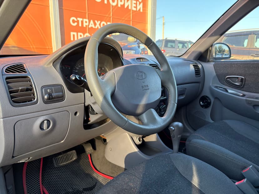 hyundai-accent-2008-235-18