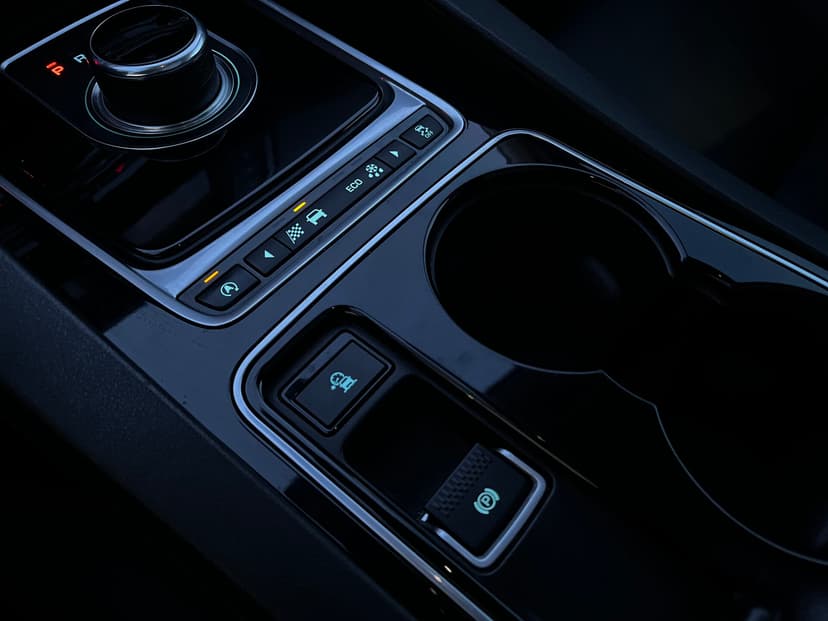 jaguar-f-pace-2016-31-18