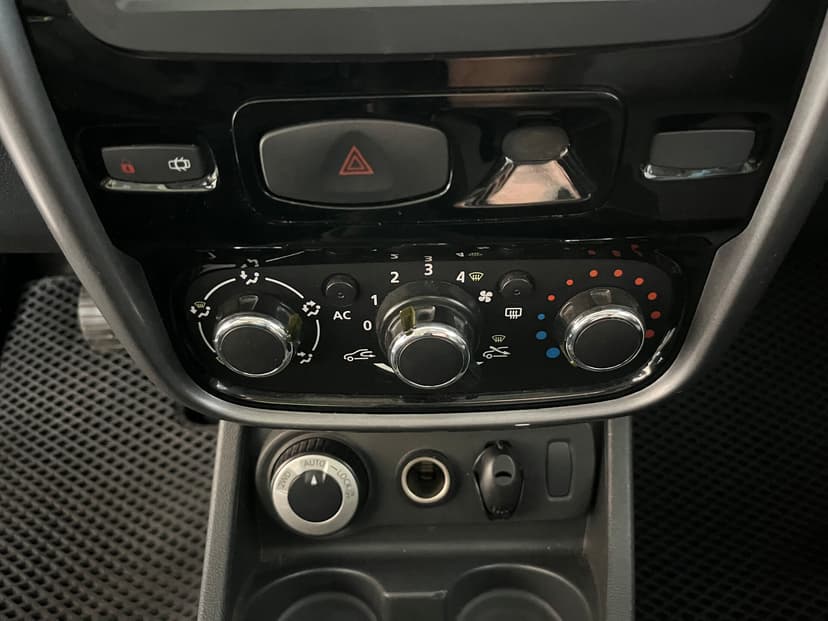 renault-duster-2012-260-14