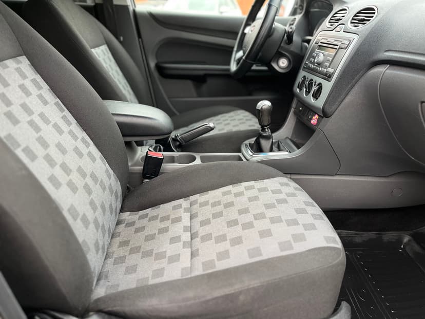 ford-focus-2007-762-18