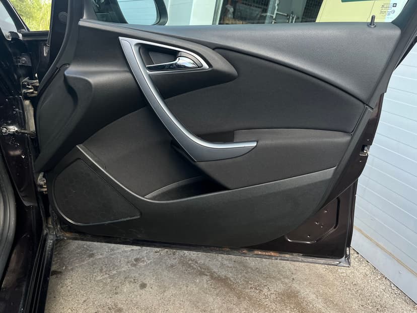 opel-astra-2013-57-23