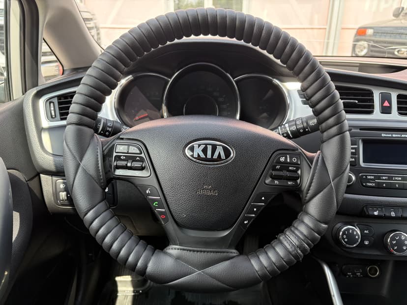 kia-ceed-2013-175-11