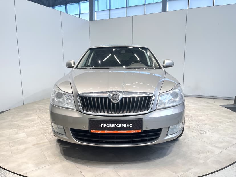 skoda-octavia-2011-1028-8