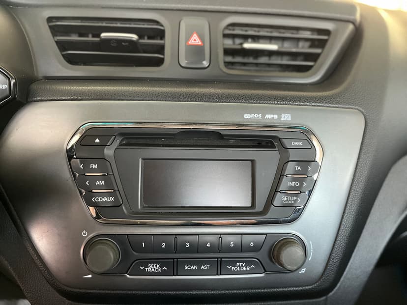 kia-rio-2012-252-16