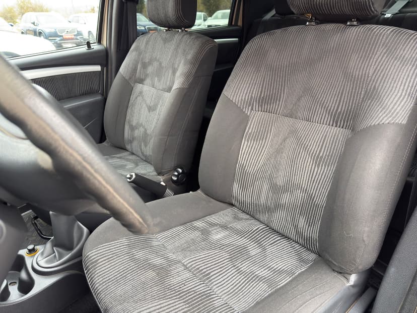 renault-logan-2011-576-19