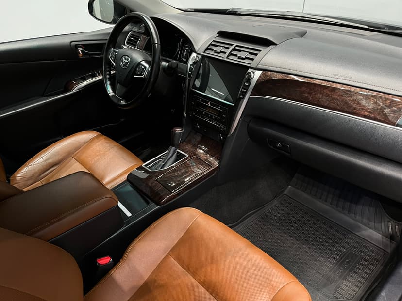 toyota-camry-2017-1100-19