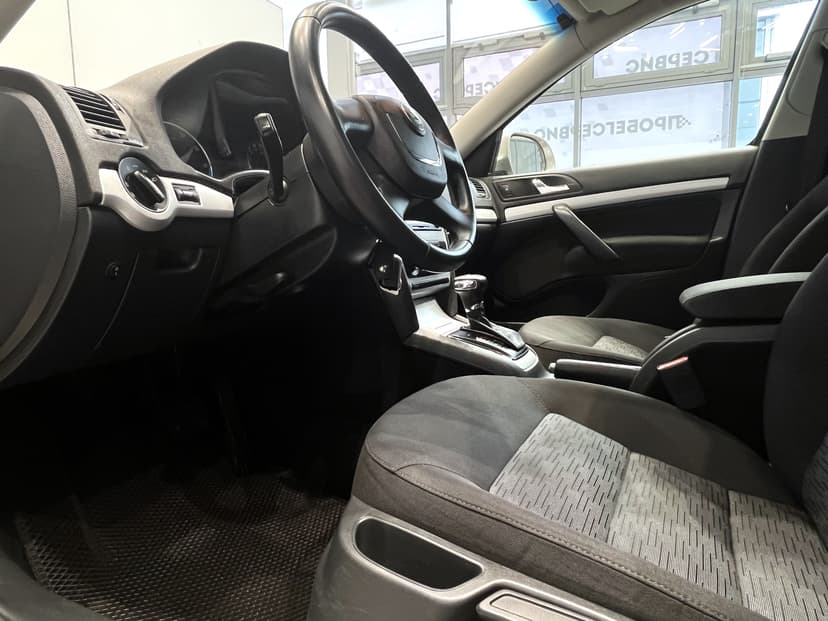 skoda-octavia-2011-1028-9