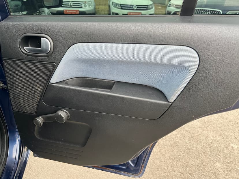ford-fusion-2005-214-20