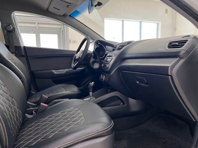 kia-rio-2014-363-28