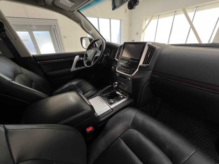 toyota-land cruiser-2015-6-37