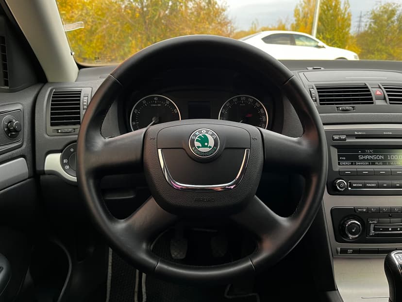 skoda-octavia-2012-549-12