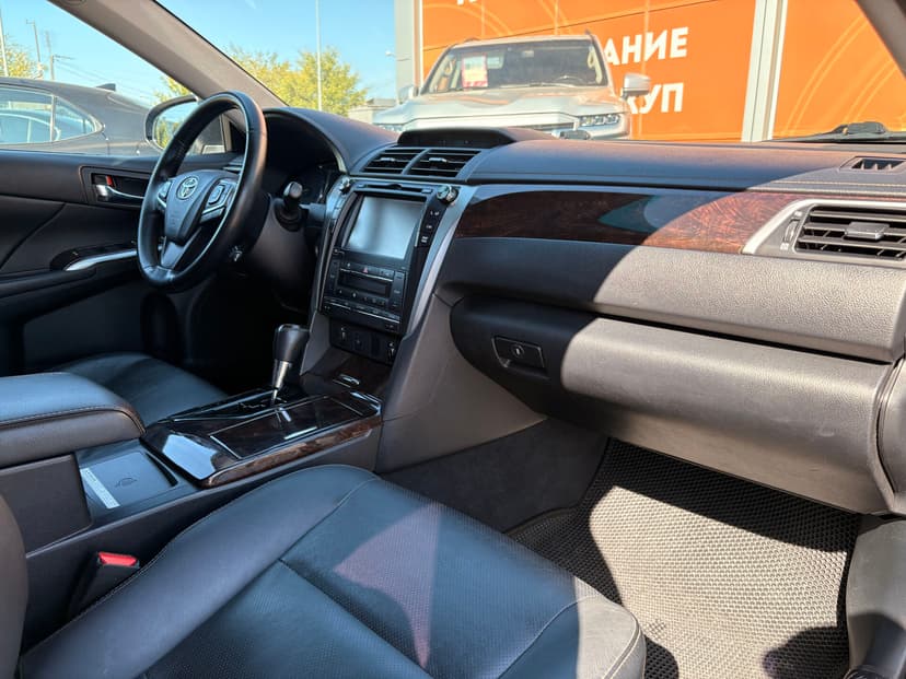 toyota-camry-2015-361-25