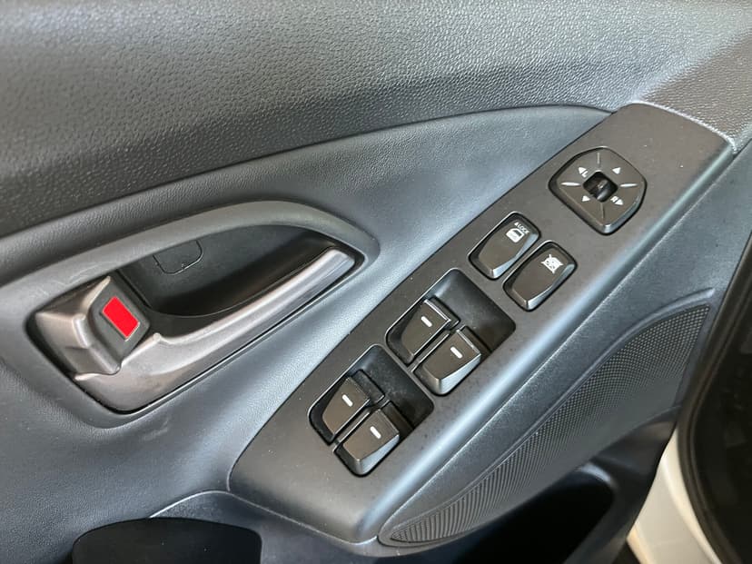 hyundai-ix35-2013-219-11